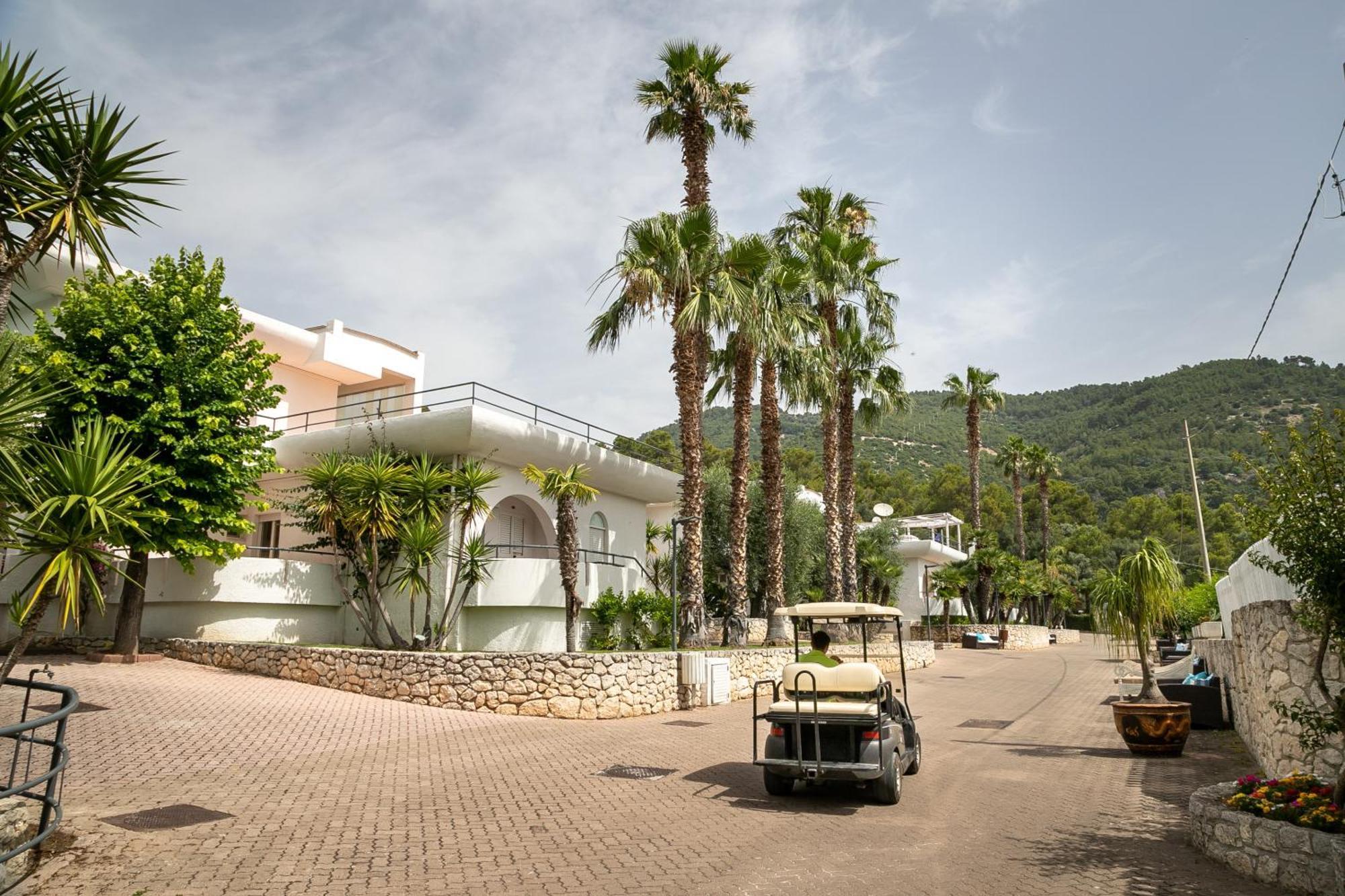 Ah Premium Baia Dei Faraglioni Mattinata Exterior foto