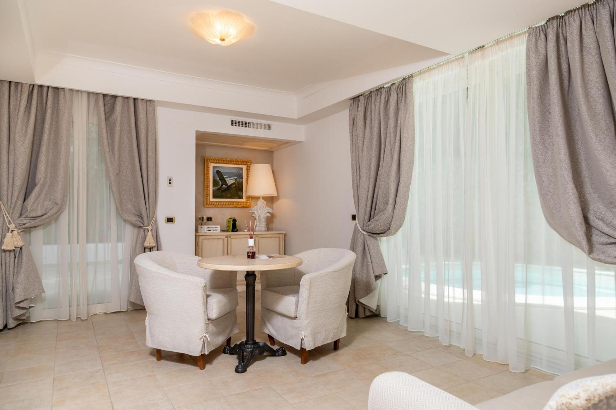 Ah Premium Baia Dei Faraglioni Mattinata Exterior foto